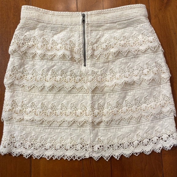 AMERICAN Eagle Lace Ivory Skirt Size 0 - Picture 3 of 5